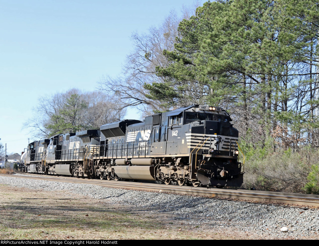 NS 1142 leads two Dash 9's and train 350 at Fetner